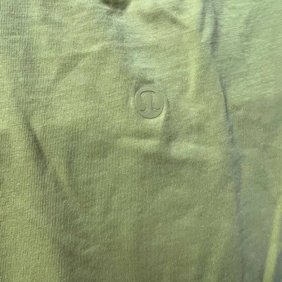 Lululemon cates tee nwt pear color - Picture 10 of 10